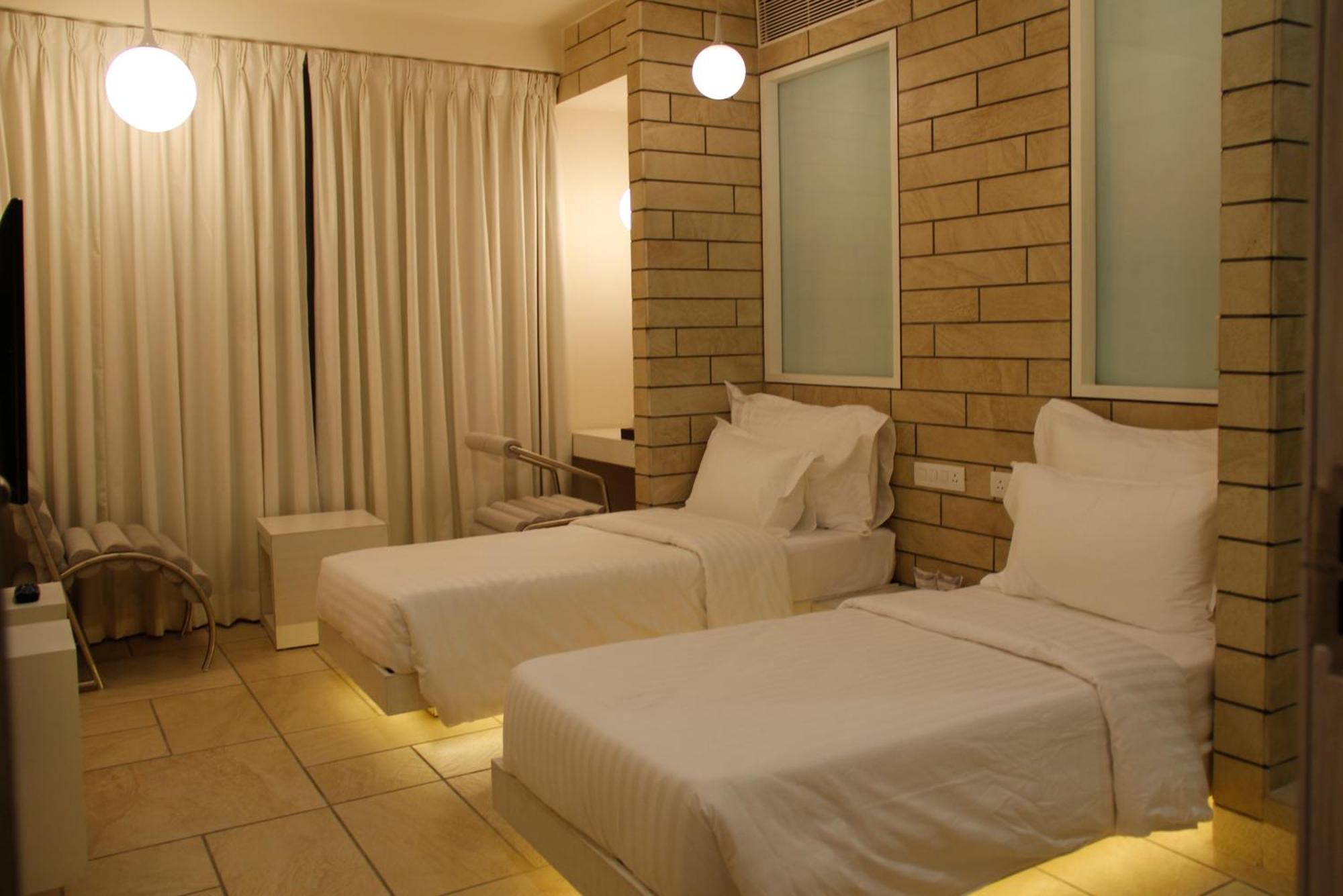 Hotel El Dorado Ahmedabad Ngoại thất bức ảnh