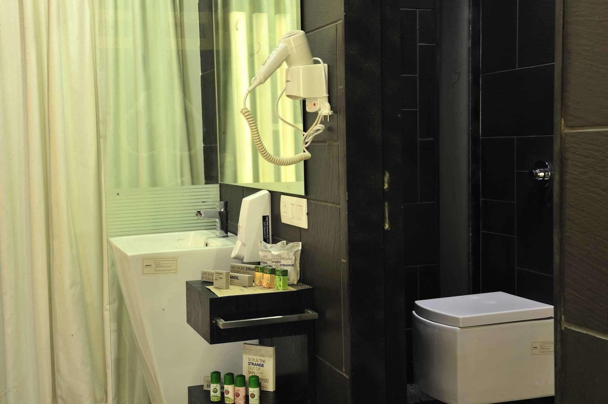 Hotel El Dorado Ahmedabad Ngoại thất bức ảnh